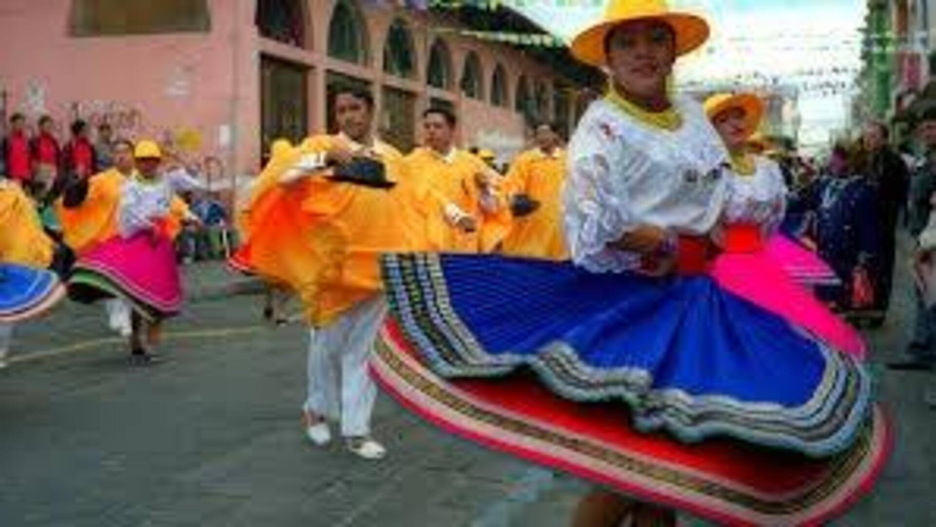 Trajes Tradicionais Do Equador