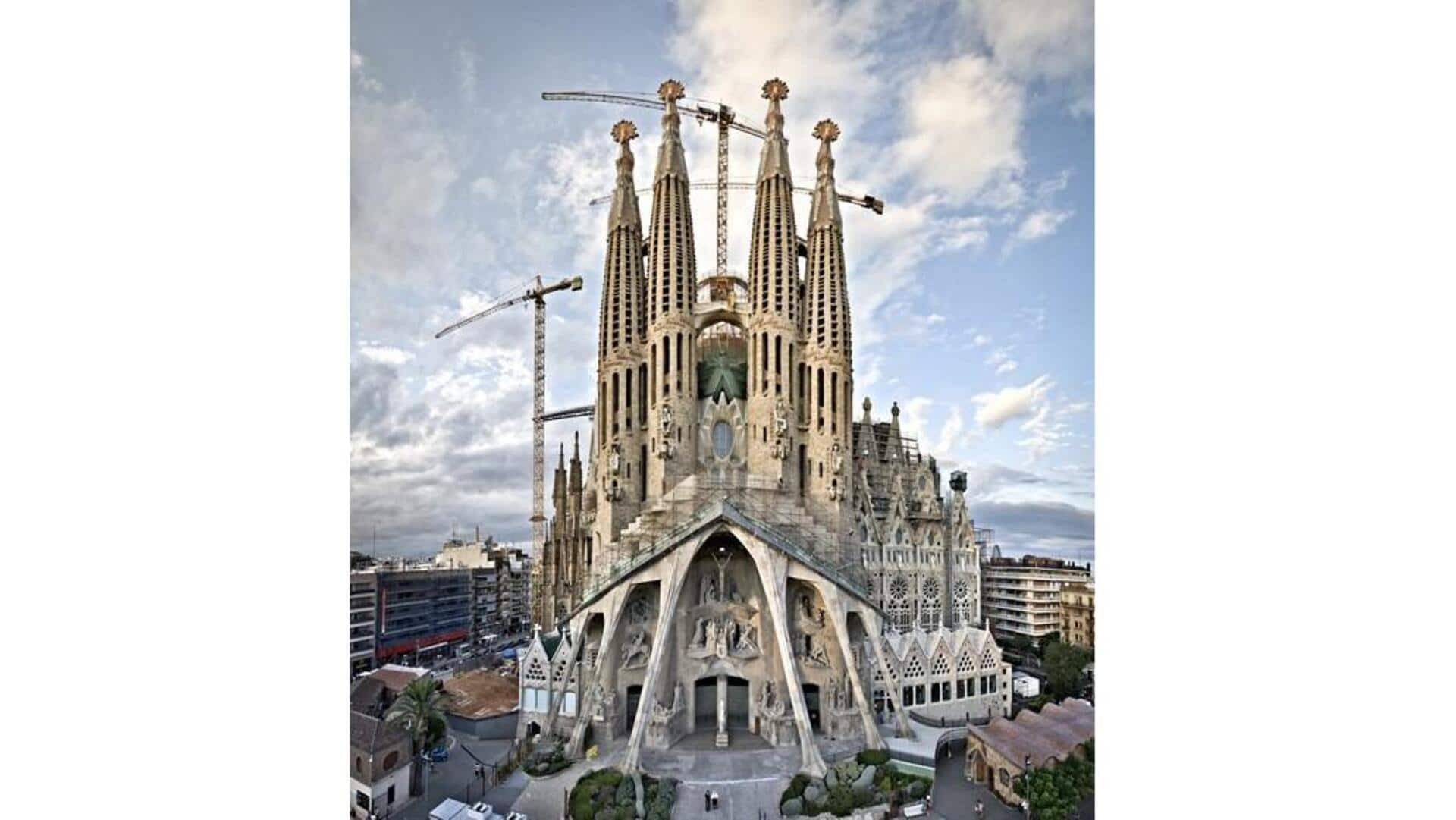 Maravilhas Arquitetônicas De Gaudí, Barcelona, Espanha