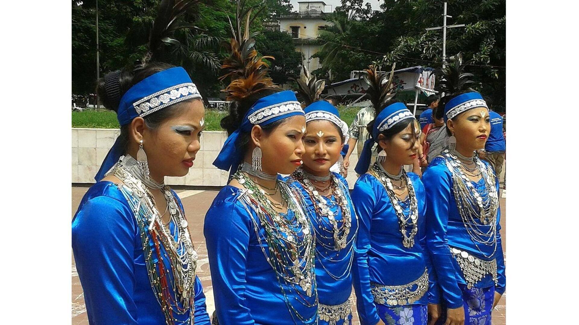 Trajes Tradicionais Do Povo Mandi De Bangladesh