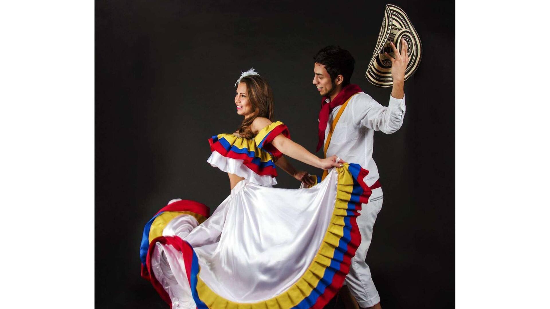 Trajes Tradicionais Dos Dançarinos De Cumbia Da Colômbia