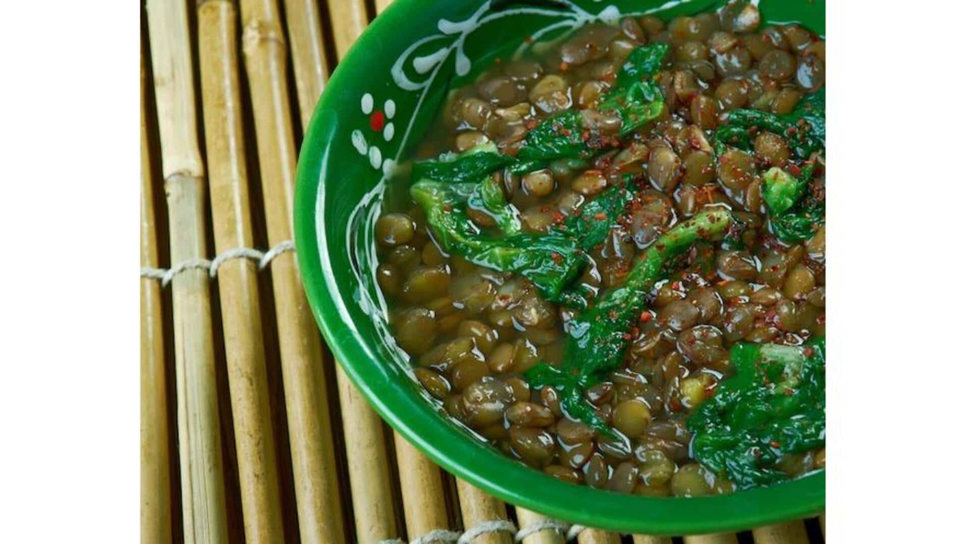 Ensopado De Lentilhas E Espinafre Ao Estilo Do Oriente Médio