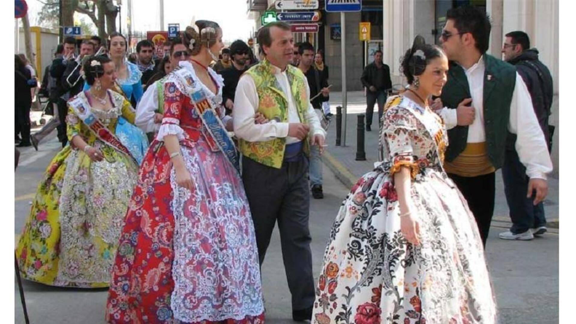 Trajes Tradicionais Da Região De Valência