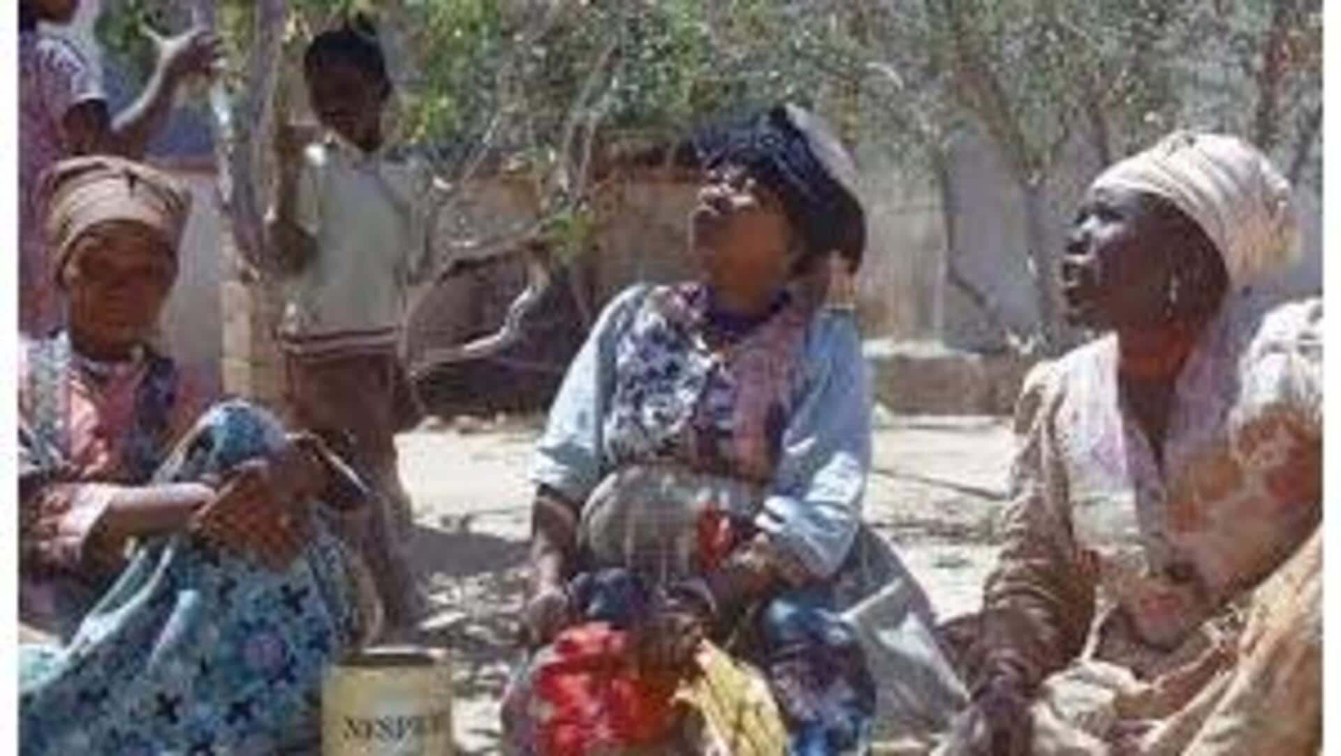 Trajes Tradicionais Do Povo Khoisan De Angola