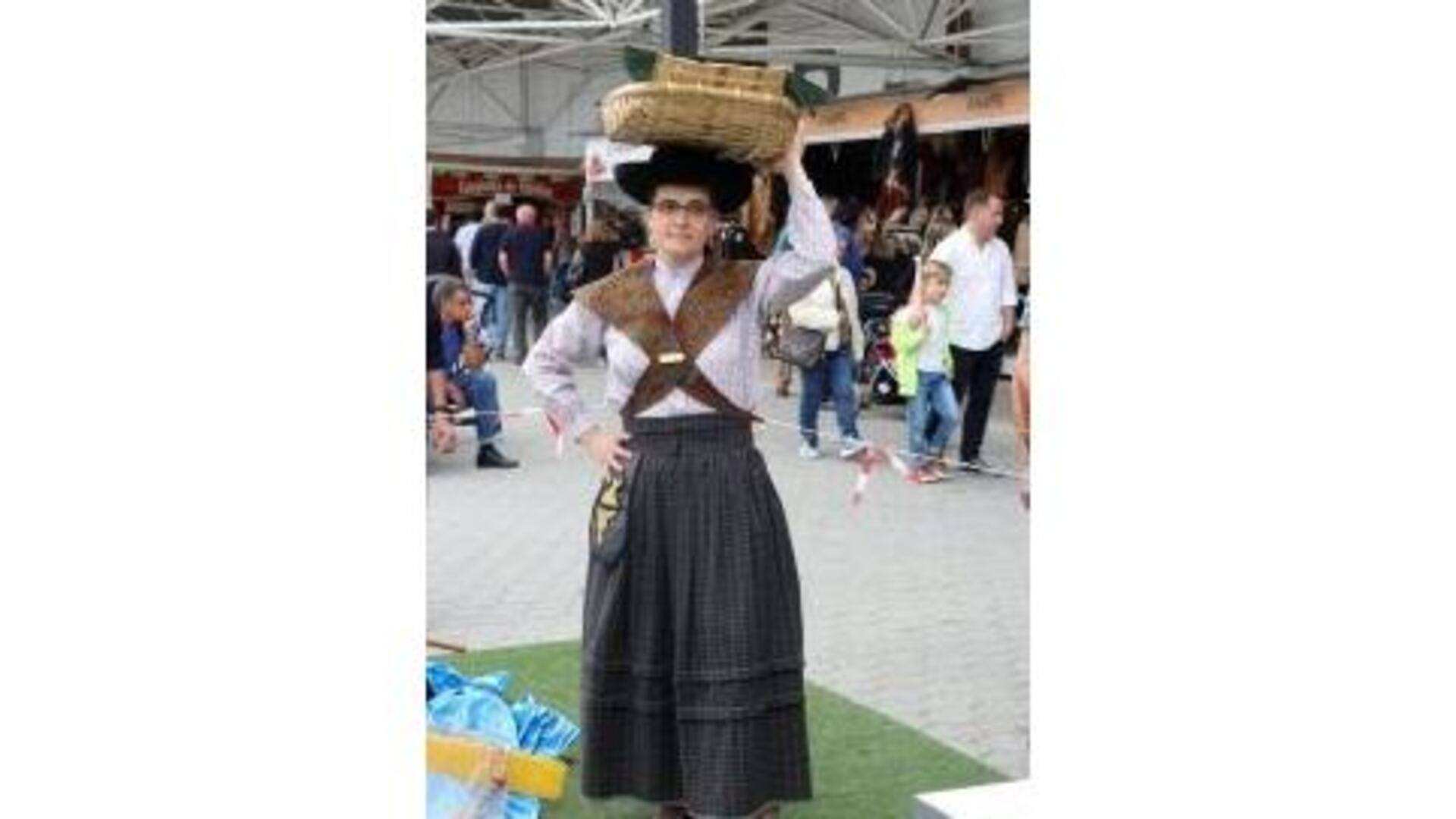 Trajes Tradicionais Da Região De Aveiro