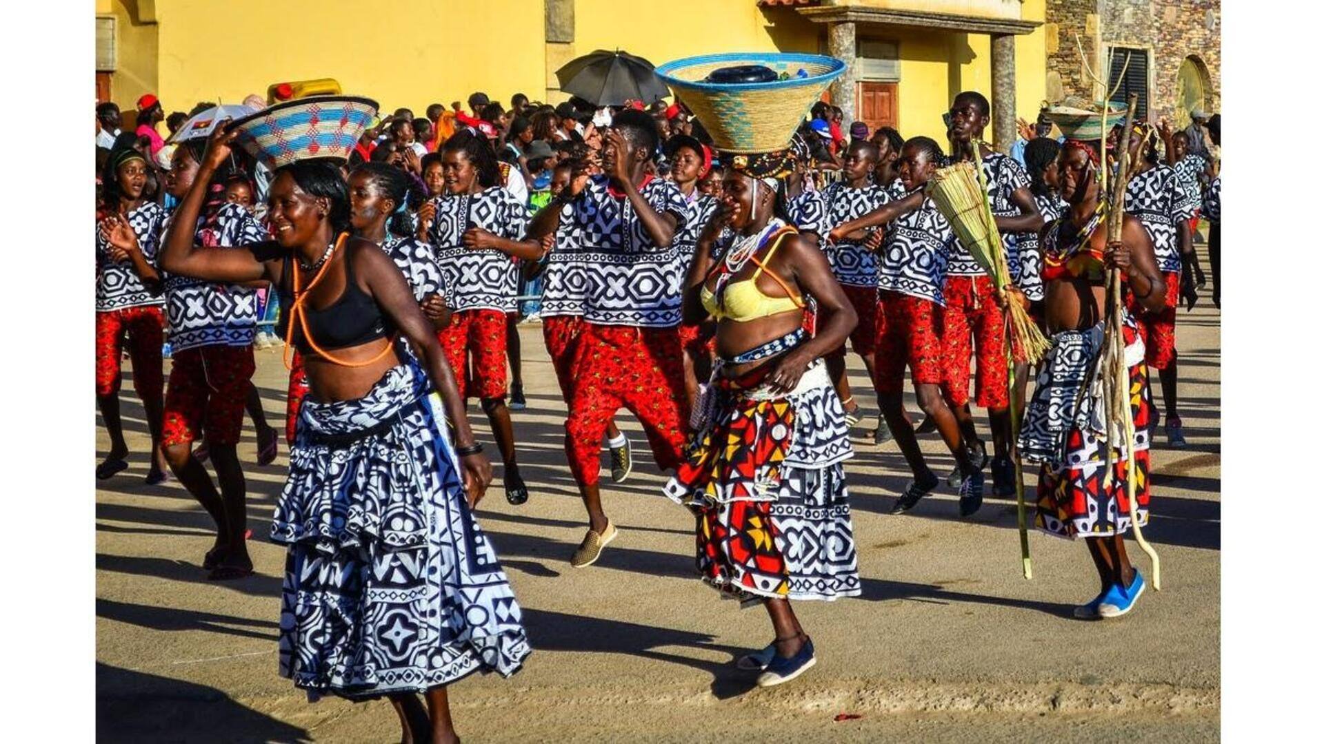 Trajes Tradicionais Do Povo Bailundo De Angola