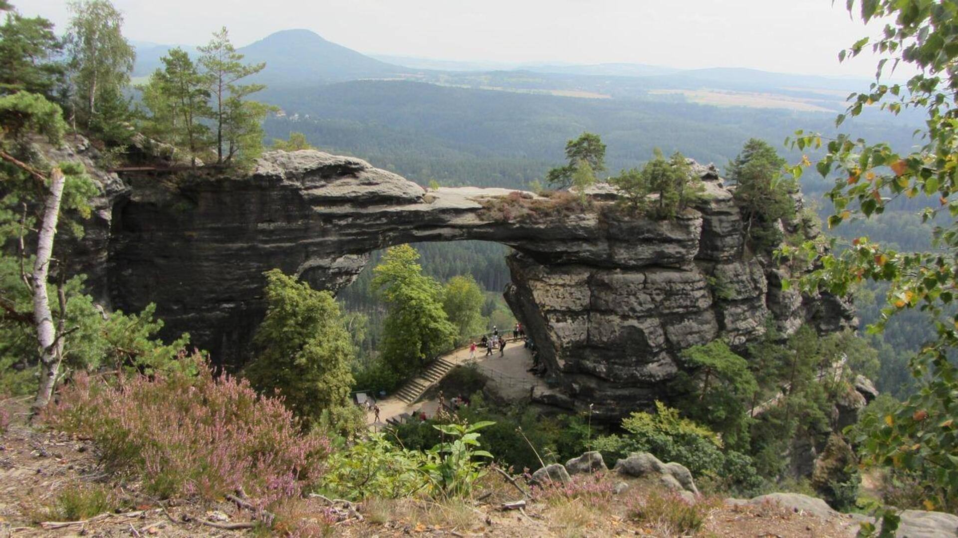 Descubra As Maravilhas Das Montanhas De Arenito Do Elba