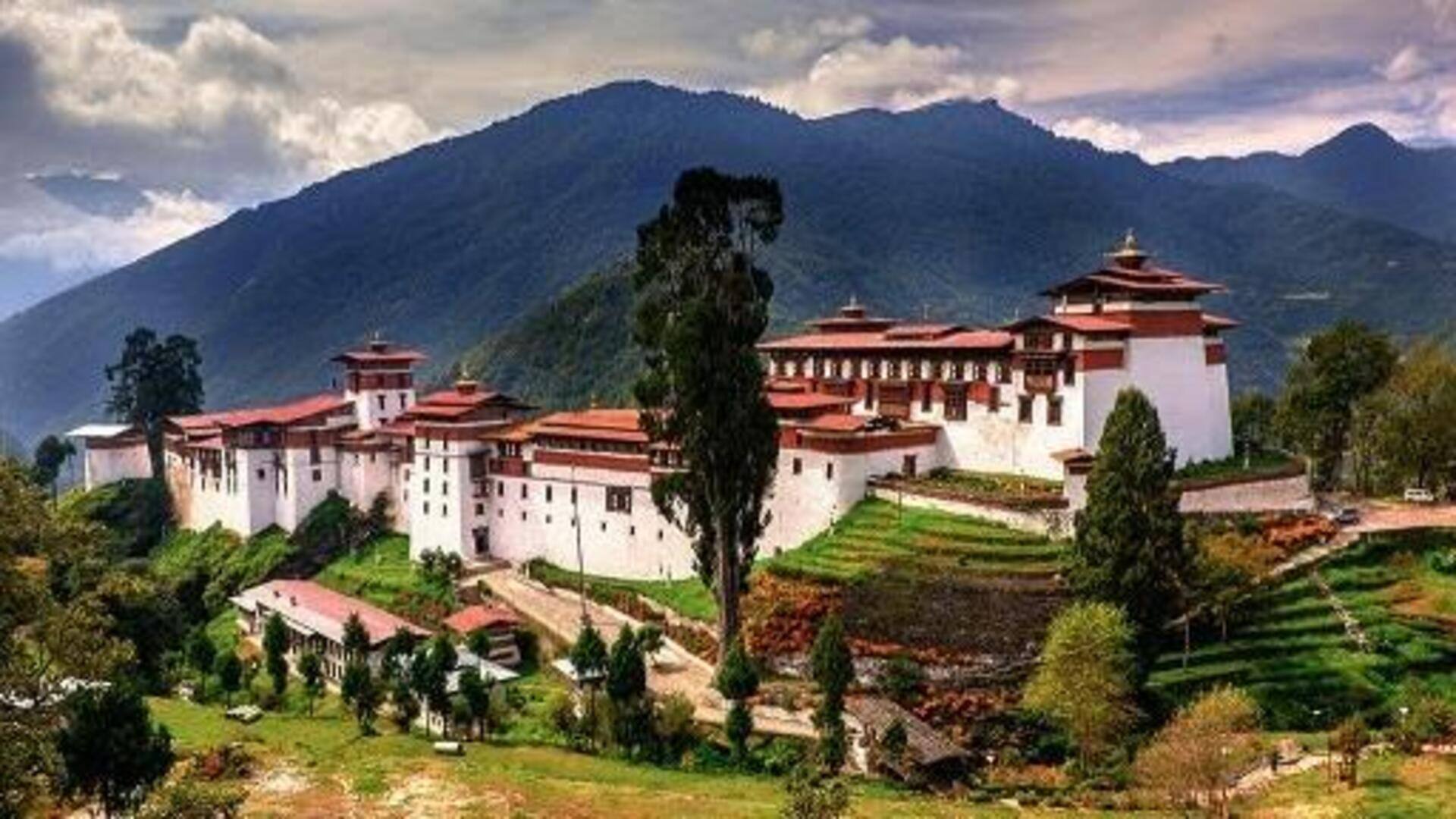 Explore A História E Cultura De Trongsa Dzong, Butão