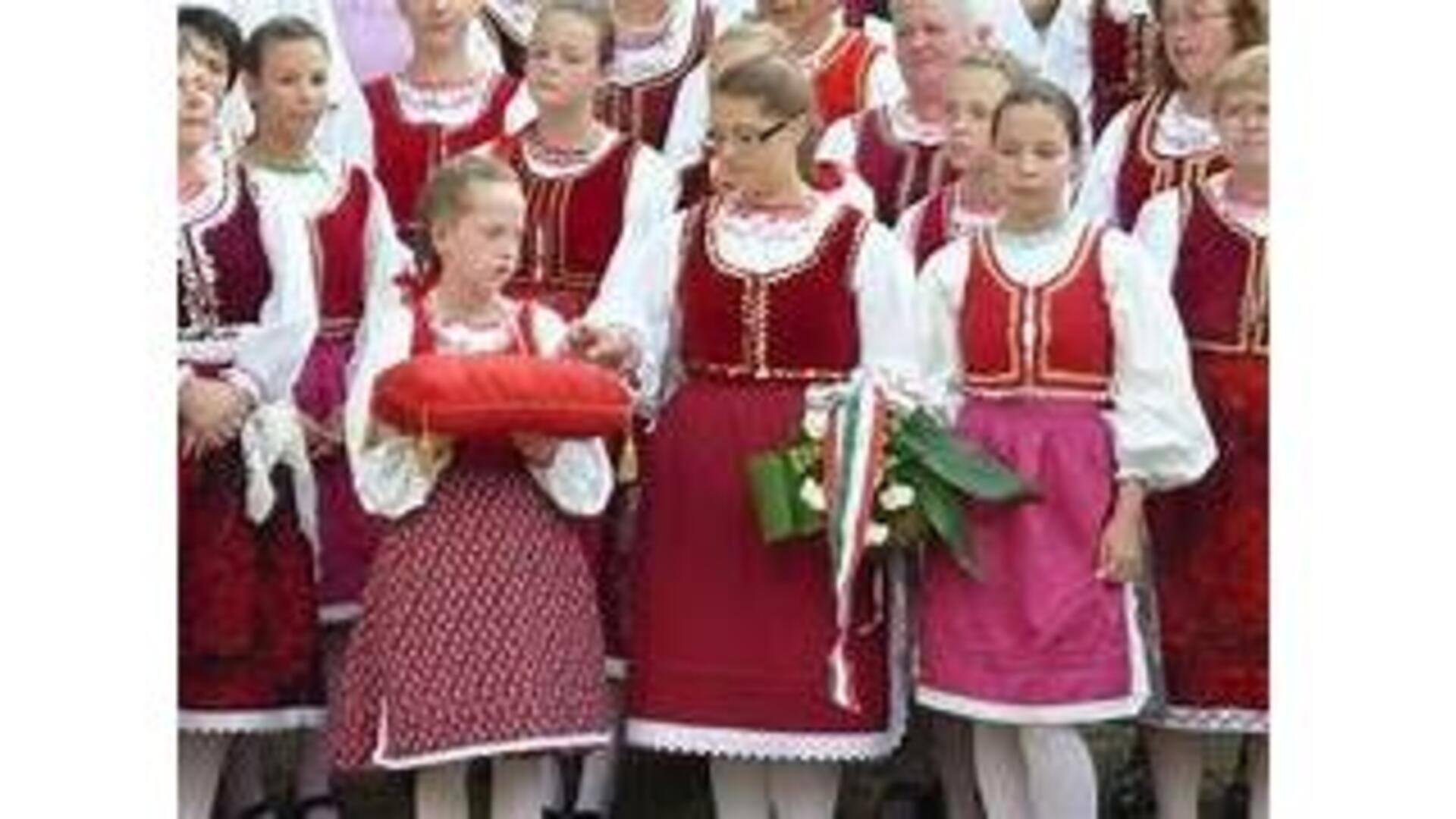 Trajes Tradicionais Dos Székelys Da Hungria