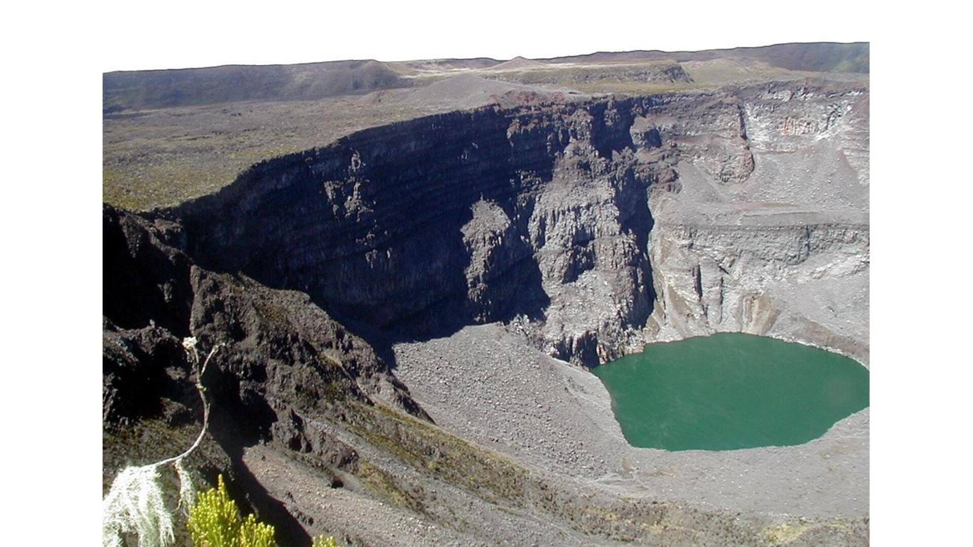 Explore A Grandeza Do Monte Karthala, Comores