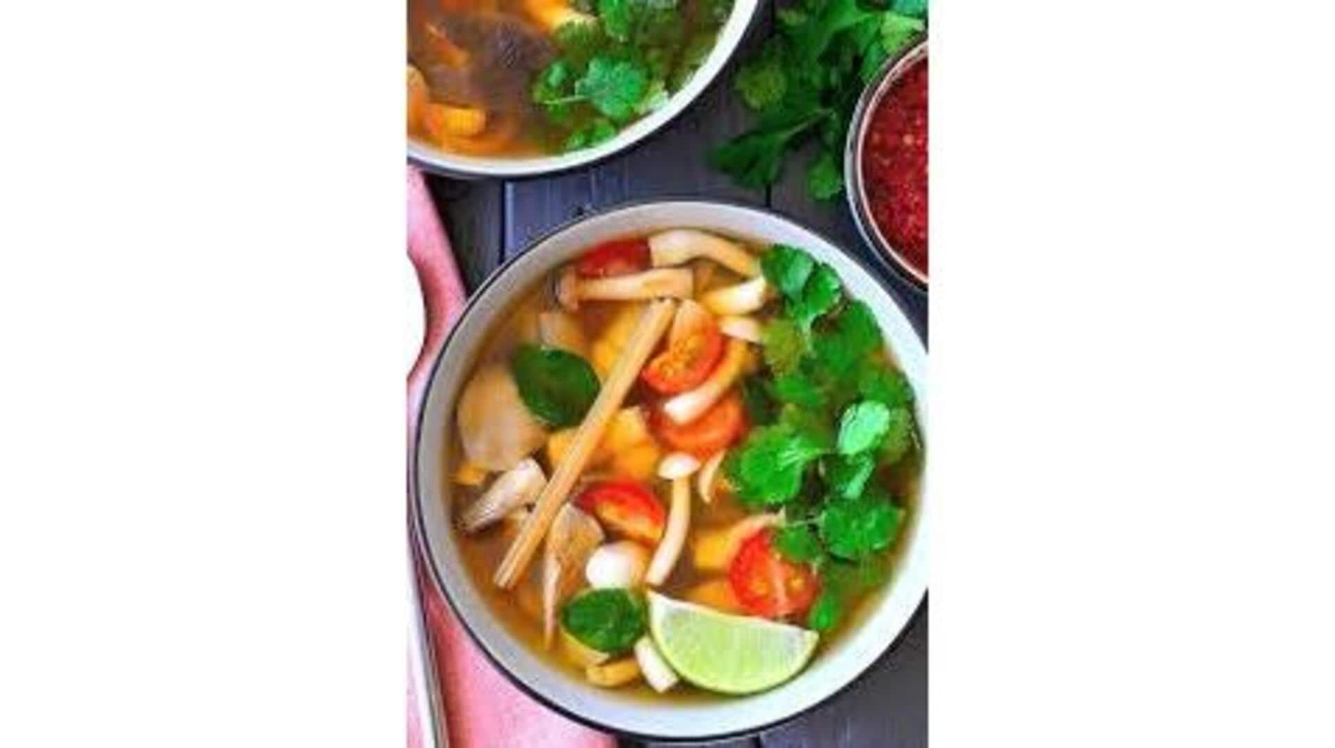 Sopa Tom Yum Vegetariana Inspirada Na Tailândia: Guia De Preparação