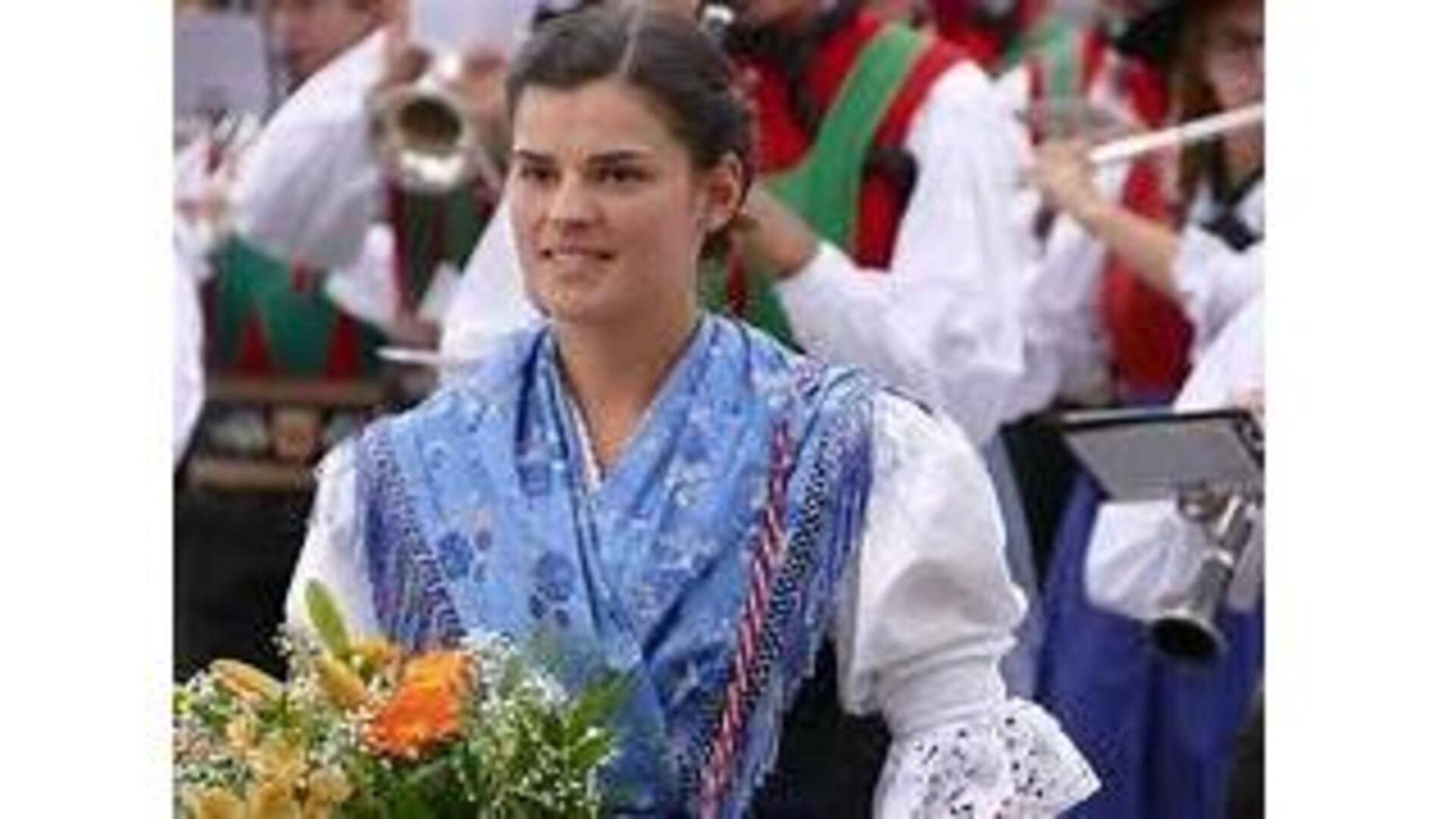 Trajes Tradicionais Da Região Do Tirol Na Áustria