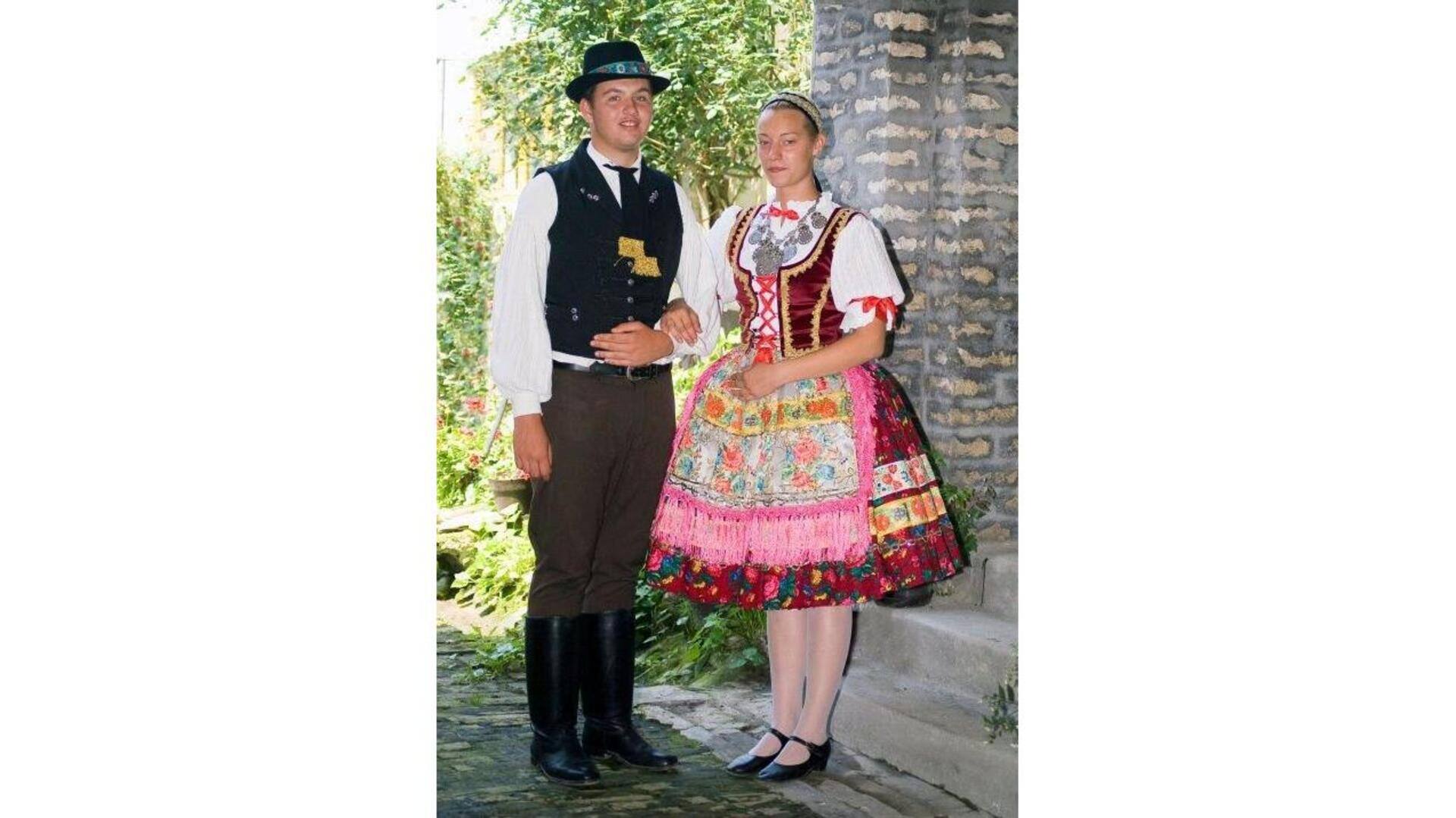 Trajes Tradicionais Da Região De Szeged, Hungria