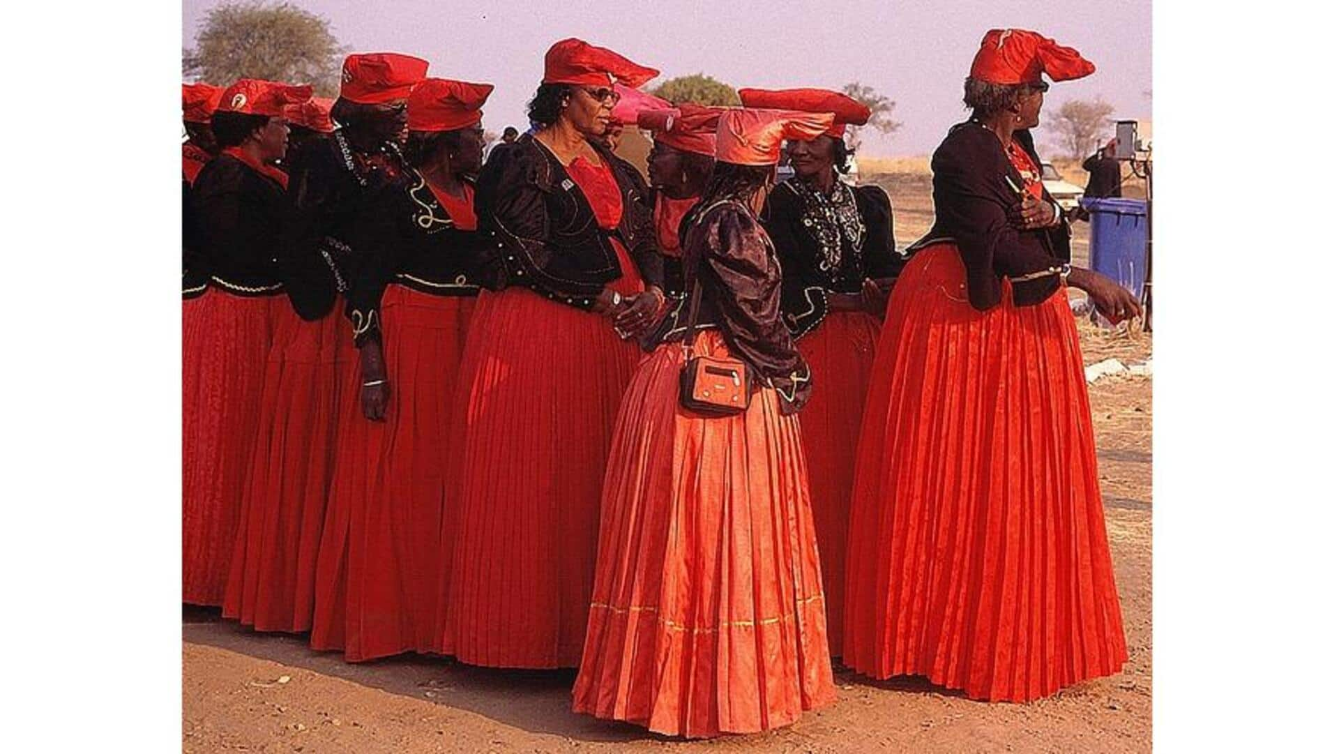 Trajes Tradicionais Do Povo Herero De Angola