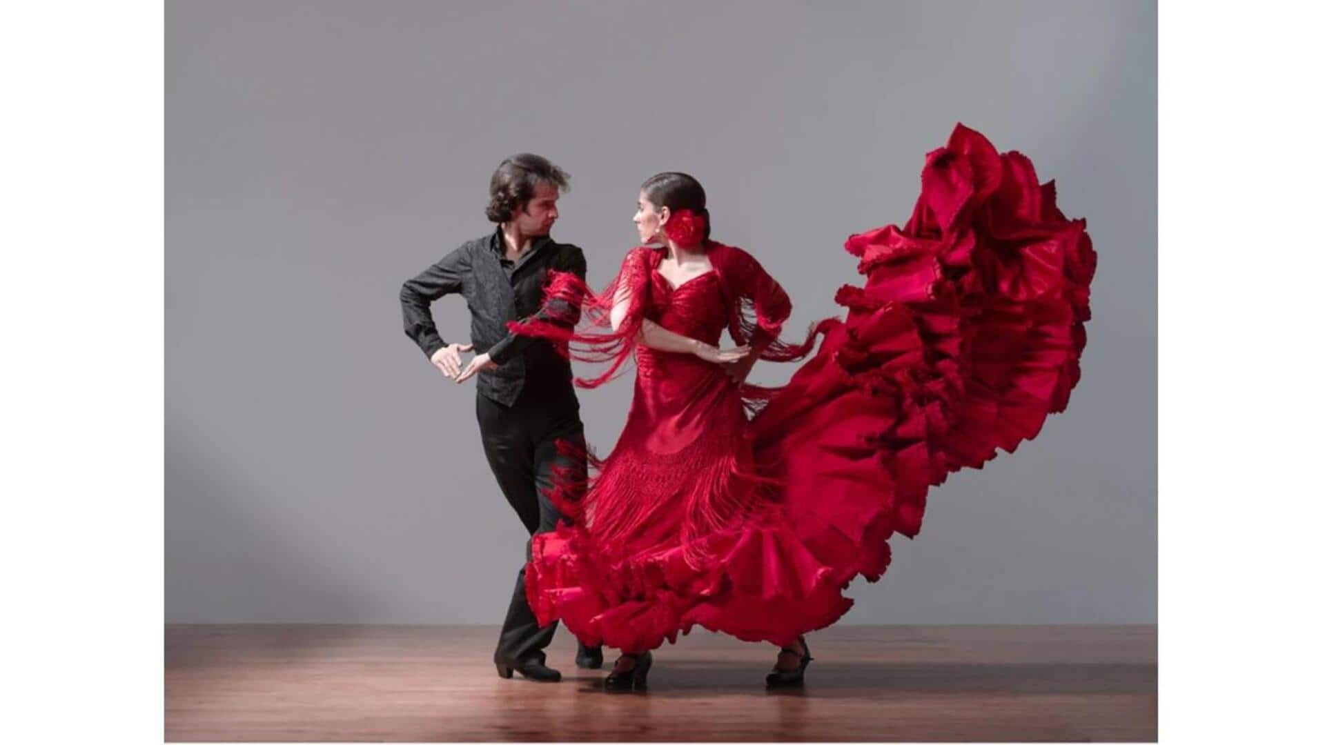 Traje Tradicional Dos Dançarinos De Flamenco Da Espanha