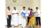 38 பேருக்கு தமிழ்ச் செம்மல் விருது, 10 பேருக்கு சிறந்த மொழி பெயர்ப்பாளர் விருது வழங்கினார் தமிழக முதல்வர்