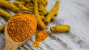 மூட்டு வலிக்கு மஞ்சள் பயன்படுத்துவதால் கிடைக்கும் 5 பயன்கள்