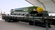 ஈரானுக்கு எதிராக 'Mother of All Bombs' பயன்பாடு குறித்து அமெரிக்கா பரிசீலனை: நிபுணர்கள் எழுப்பும் சந்தேகம் என்ன?