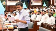 'திங்கள் கிழமை பதில் சொல்றேன், யாரும் ஓடிடக் கூடாது': உதயநிதி விமர்சனத்திற்கு சிரித்துக்கொண்டே பதிலளித்த முதல்வர் விஜய்