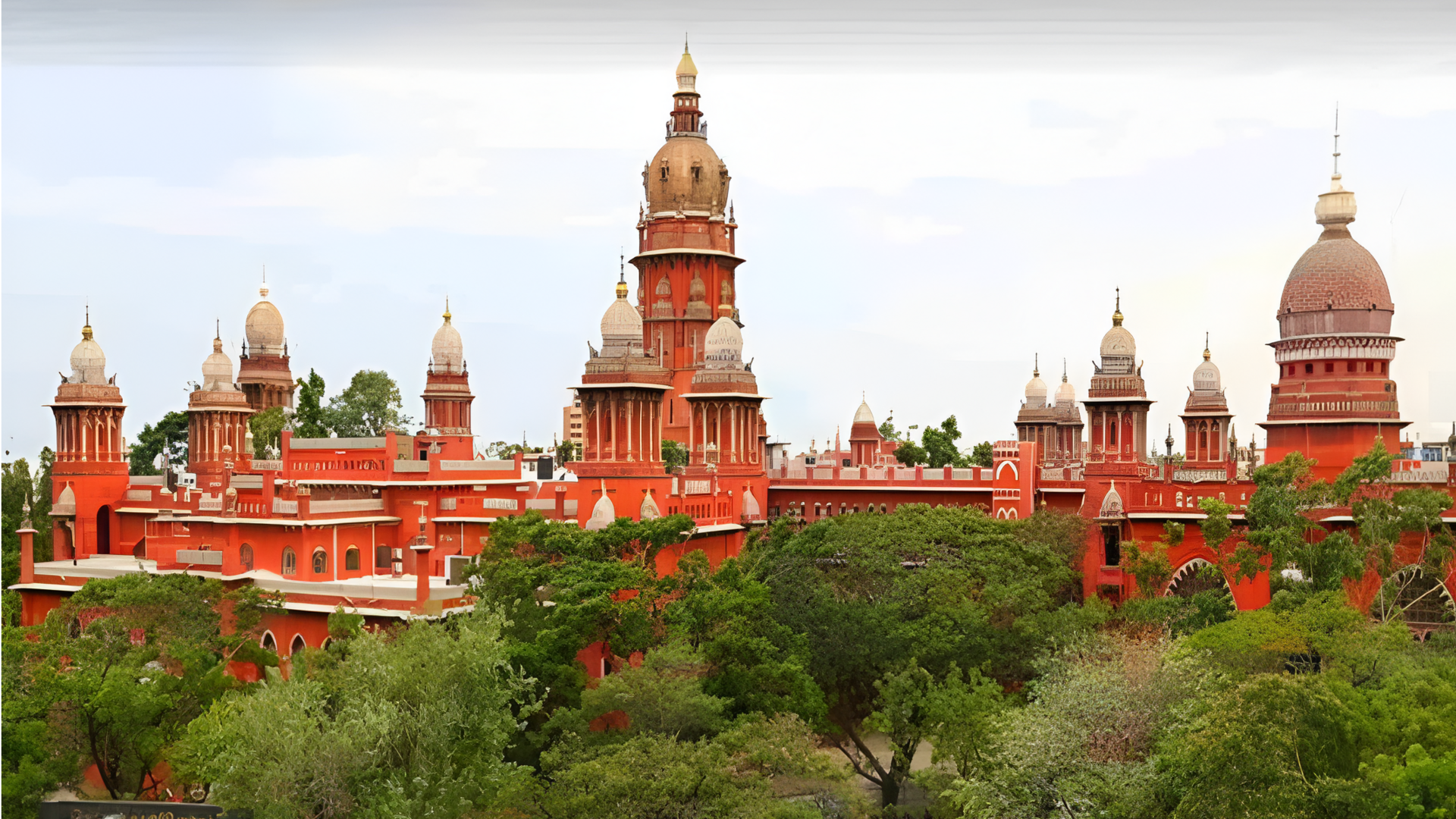 சென்னை உயர் நீதிமன்றத்தின் புதிய தலைமை நீதிபதியாக எஸ்.ஏ. தர்மாதிகாரி பதவியேற்பு