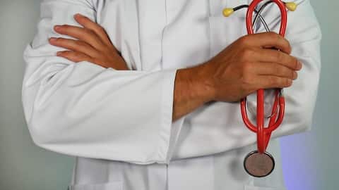 தனியார் மருத்துவக் கல்லூரிகள் கூடுதல் கட்டணத்தை மாணவர்களிடமே திருப்பித் தர முடிவு? அரசு எச்சரிக்கையால் பலன்
