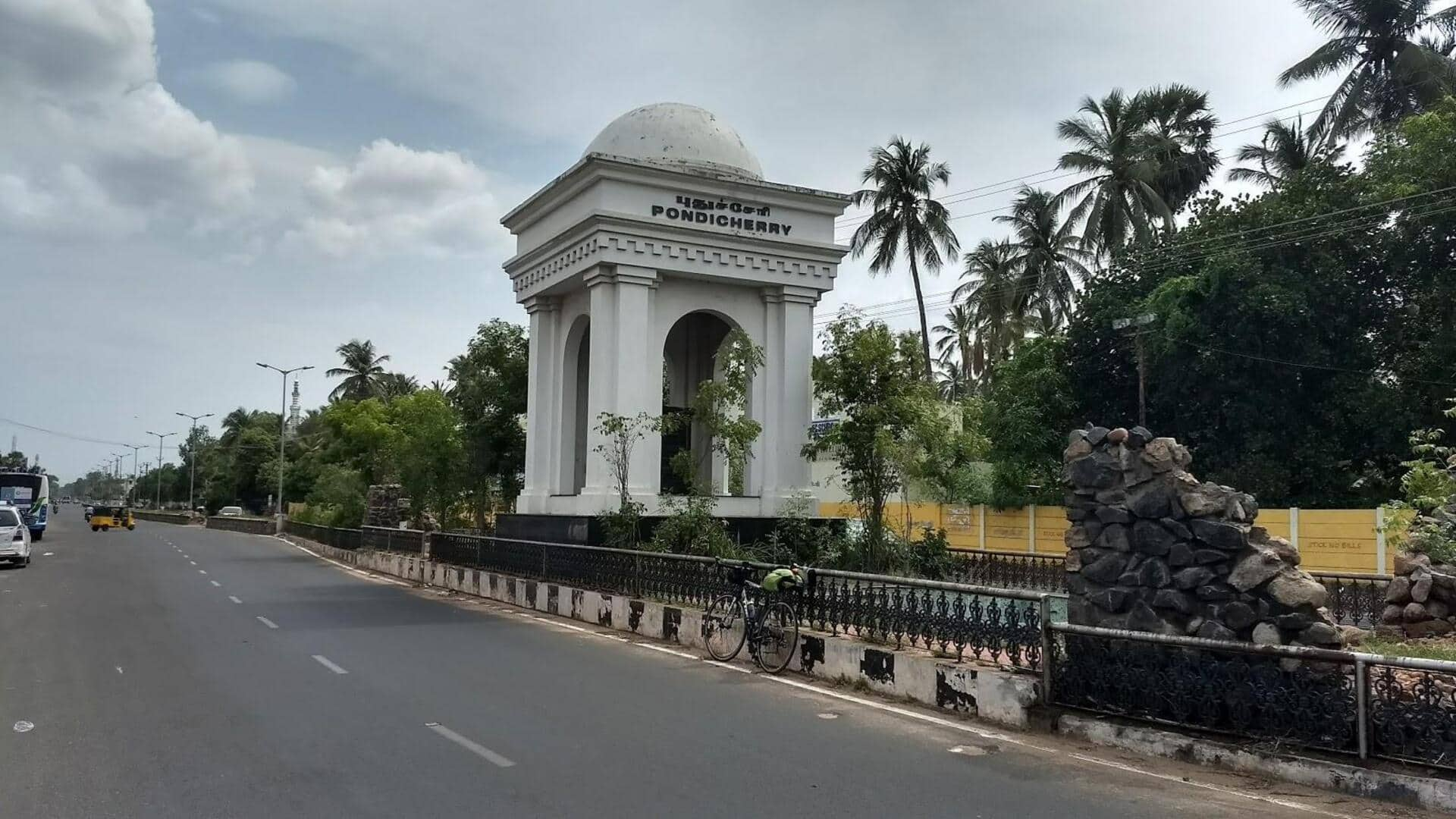 கடலூர்-புதுச்சேரி-சென்னை சாலையில் மீண்டும் இயல்பான போக்குவரத்து தொடக்கம்