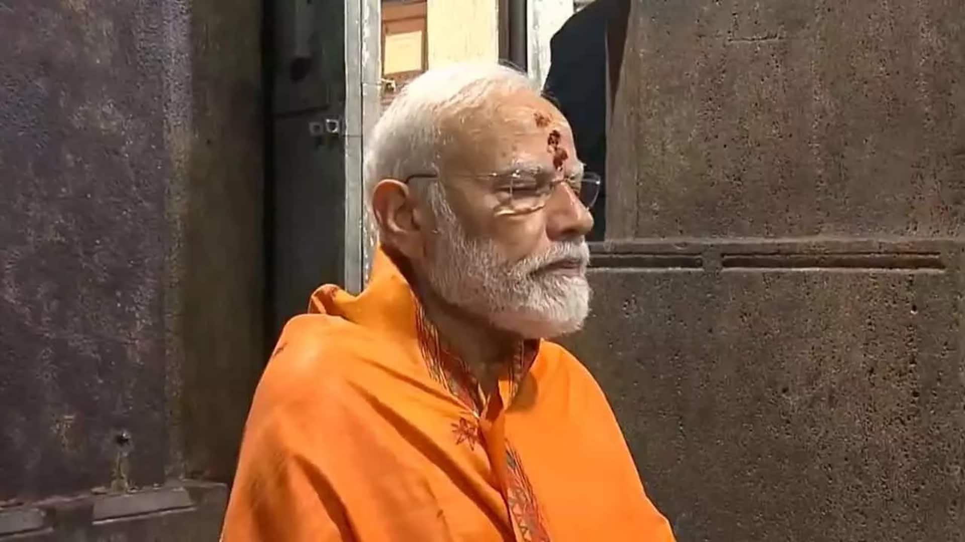 புகழ்பெற்ற ஸ்ரீசைலம் கோவிலில் தரிசனம் செய்தார் பிரதமர் மோடி; ஆந்திராவுக்கு ₹13,430 கோடி திட்டங்களை தொடங்கி வைத்தார் புகழ்பெற்ற ஸ்ரீசைலம் கோவிலில் தரிசனம் செய்தார் பிரதமர் மோடி; ஆந்திராவுக்கு ₹13,430 கோடி திட்டங்களை தொடங்கி வைத்தார்