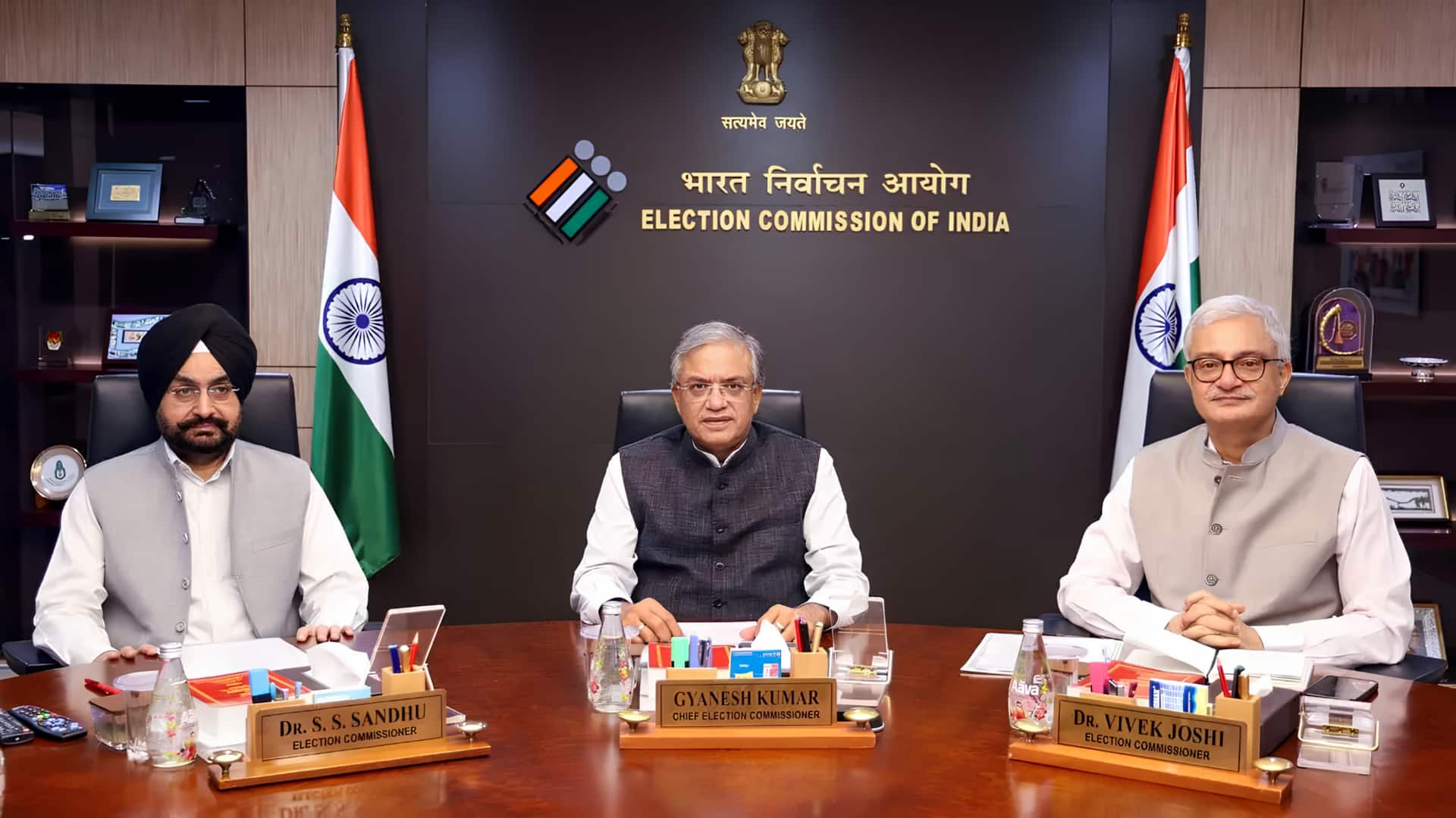 தலைமைத் தேர்தல் ஆணையரைத் தண்டிக்க முடியுமா? 2023 சட்டப் பிரிவு 16 விளக்கும் உண்மை