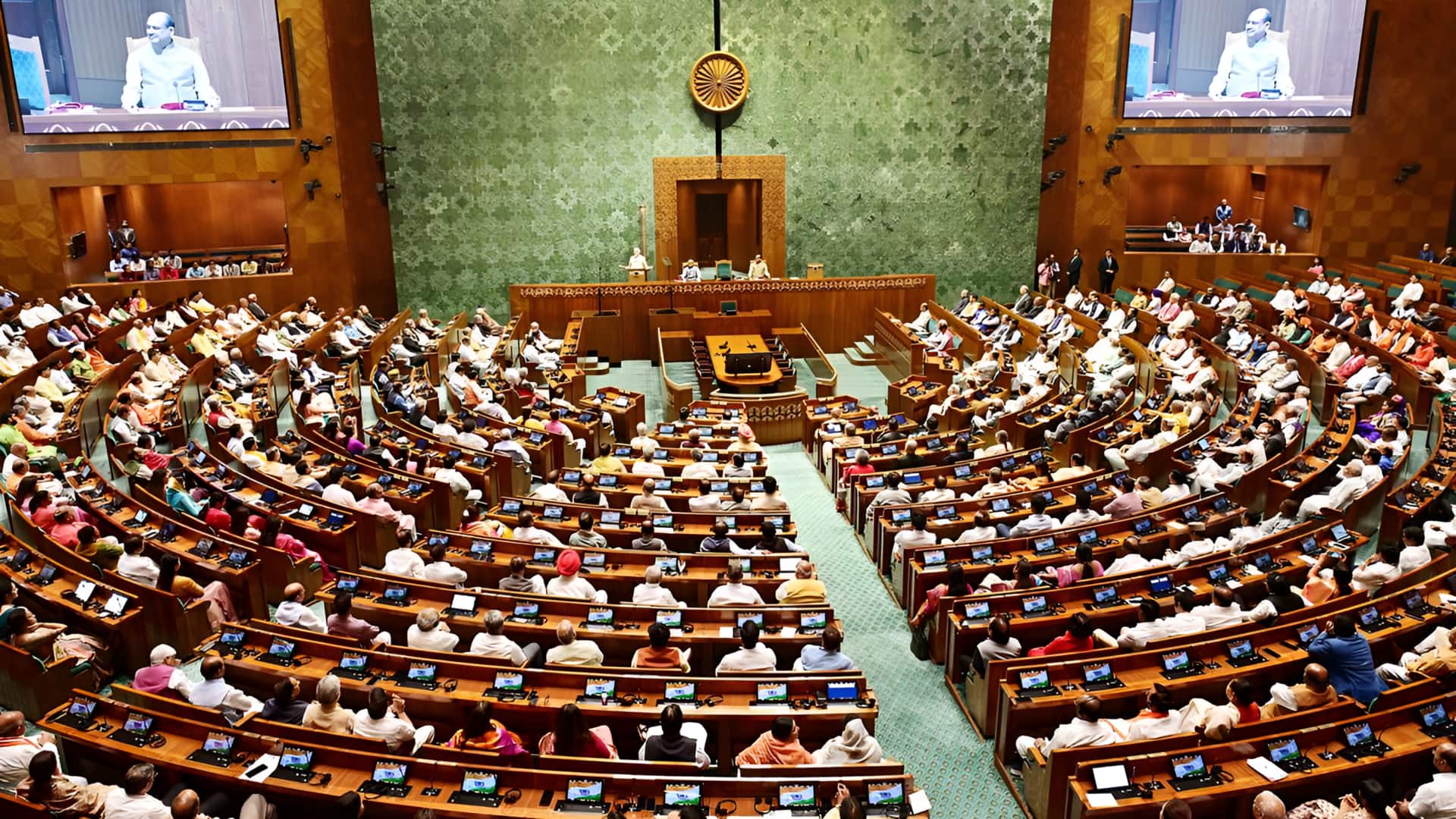 நாடாளுமன்றத்தில் பெண்களுக்கு 272 இடங்கள் ஒதுக்கப்படும்: சட்ட அமைச்சர்