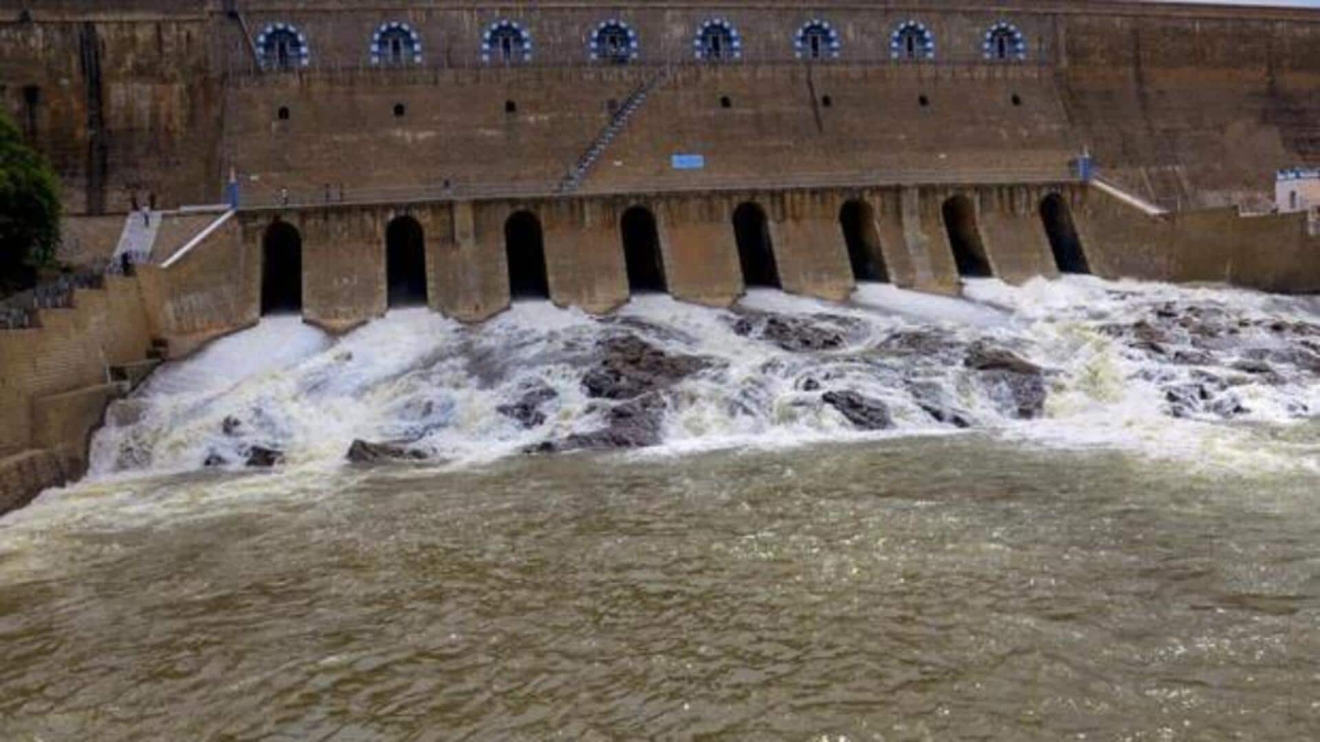 முழு கொள்ளளவை எட்டிய மேட்டூர் அணை; 11 மாவட்டங்களுக்கு தமிழக அரசு வெள்ள அபாய எச்சரிக்கை