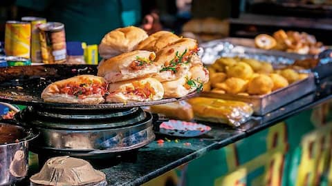 அடிக்கடி ஸ்ட்ரீட் ஃபூட் சாப்பிடும் பழக்கம் உள்ளவர்களா நீங்கள்? அது பாதுகாப்பானதா?