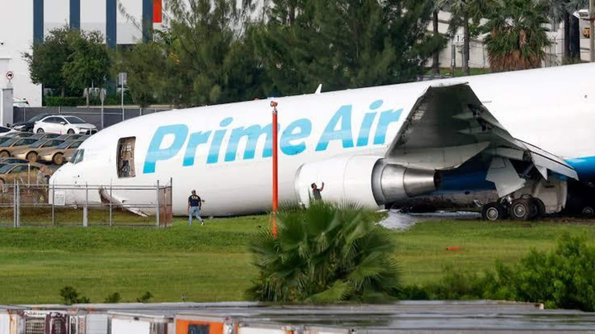 ஓடுதளத்தை விட்டு வெளியேறி வாகனங்கள் மீது மோதிய அமேசான் விமானம்; 5 பேர் உயிரிழப்பு