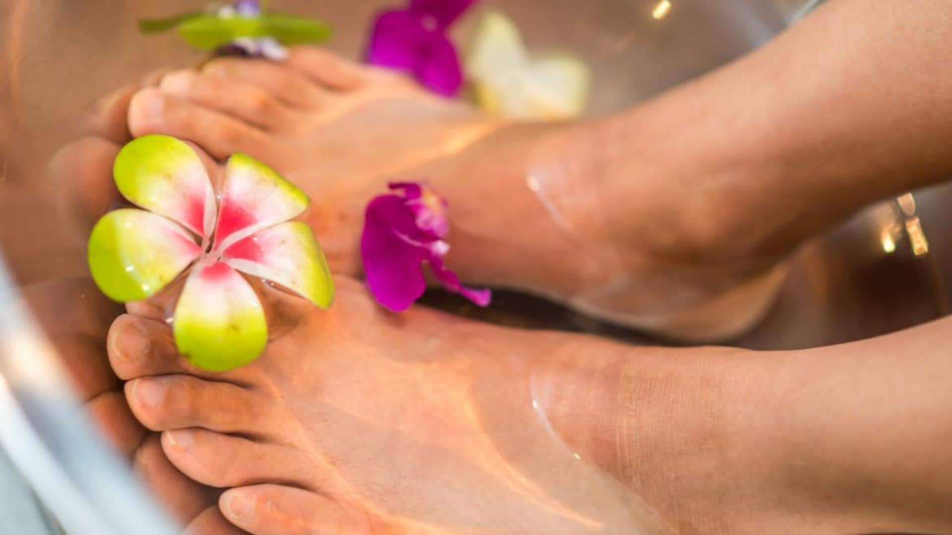 ஆன்லைனில் 'Feet Photos' விற்று லட்சக்கணக்கில் சம்பாதிக்கலாமா? இந்தியாவில் இது சட்டப்படி செல்லுமா? முழு விபரங்கள்
