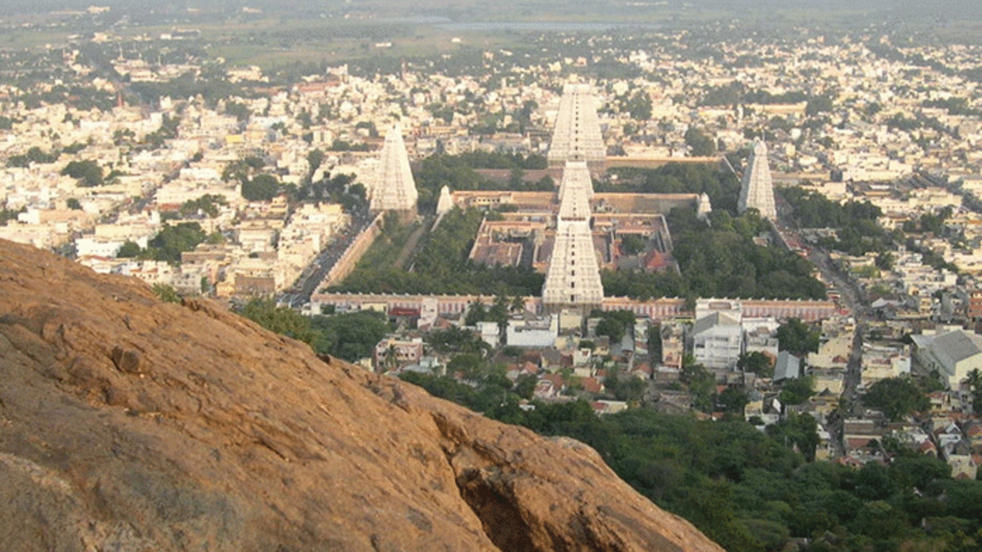 கார்த்திகை தீபம் - திருவண்ணாமலையில் 2,500 பேருக்கு மட்டுமே மலையேற அனுமதி 