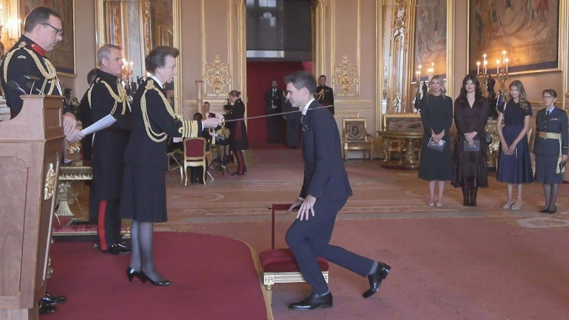 நைட்ஹுட் பெறுகிறார் முன்னாள் இங்கிலாந்து வேகப்பந்து வீச்சாளர் ஜேம்ஸ் ஆண்டர்சன்: விவரங்கள் நைட்ஹுட் பெறுகிறார் முன்னாள் இங்கிலாந்து வேகப்பந்து வீச்சாளர் ஜேம்ஸ் ஆண்டர்சன்: விவரங்கள்