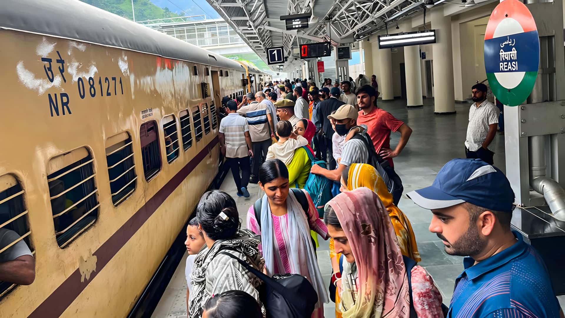 ரயில்வே ஊழியர்களுக்கு செம நியூஸ்! ரூ.17,951 வரை தீபாவளி போனஸ் என மத்திய அரசு அறிவிப்பு