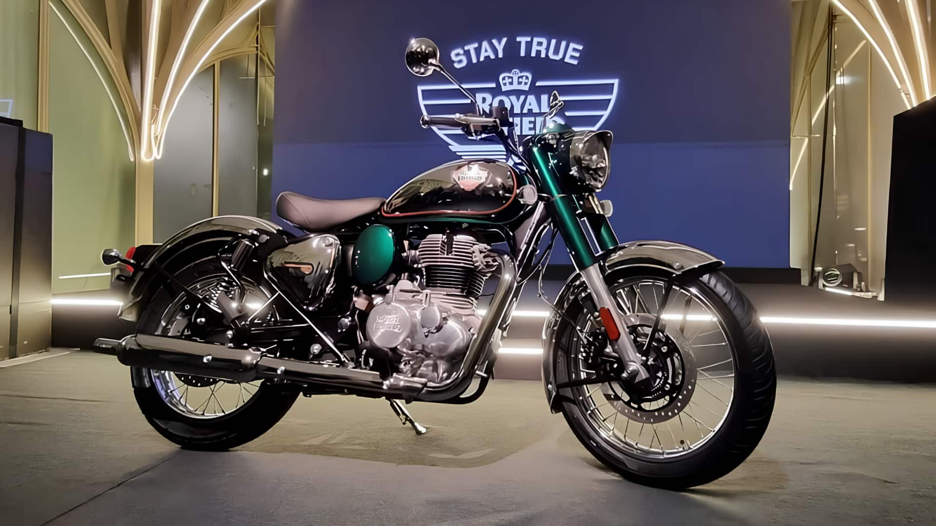 ஒரே மாடல், ஆனால் ரூ.37,000 விலை வித்தியாசம்! 2026 ராயல் என்ஃபீல்டு கிளாசிக் 350 வாங்கும் முன் இதை தெரிஞ்சுக்கோங்க