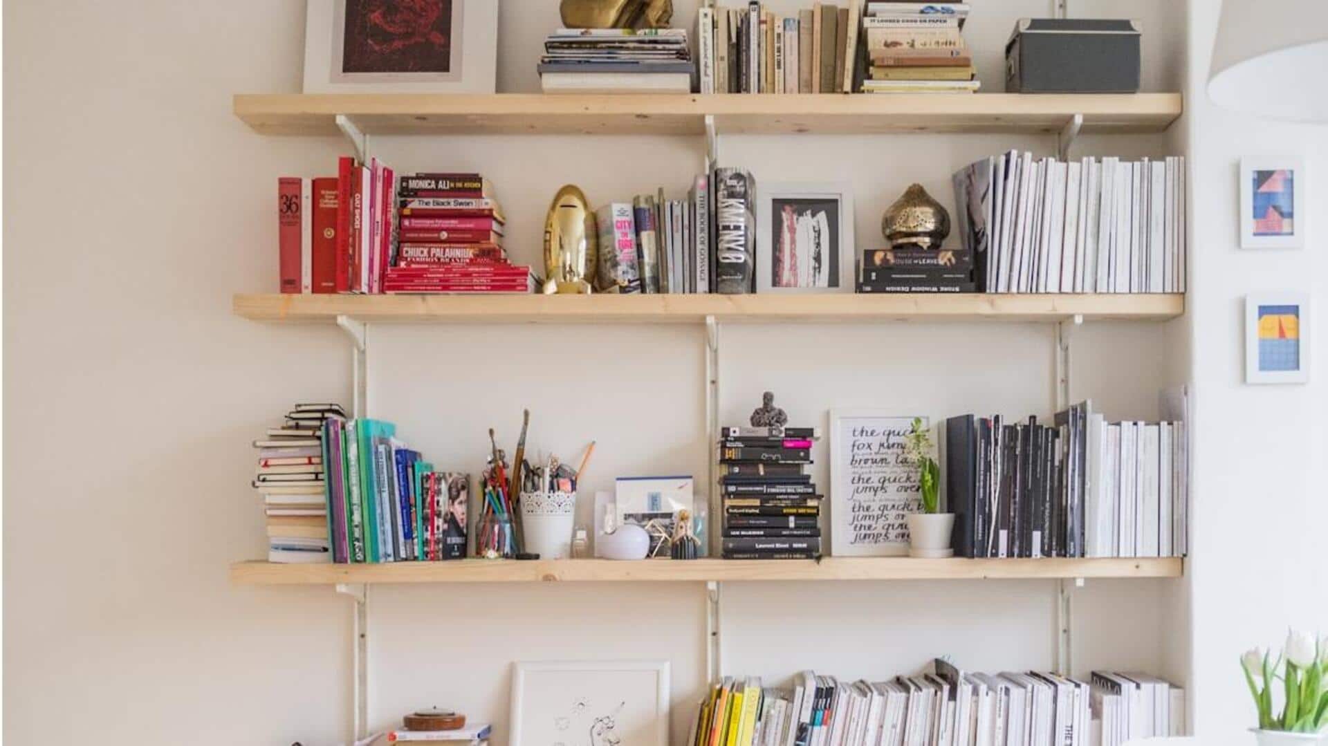 புத்தக அலமாரிகளை ஸ்டைல் செய்வது எப்படி?