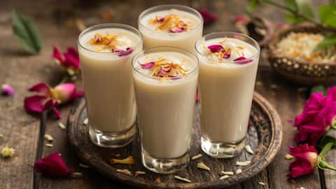 கோடை வெயிலில் புத்துணர்ச்சி அளிக்க உதவும் 5 மலர் பானங்கள்!