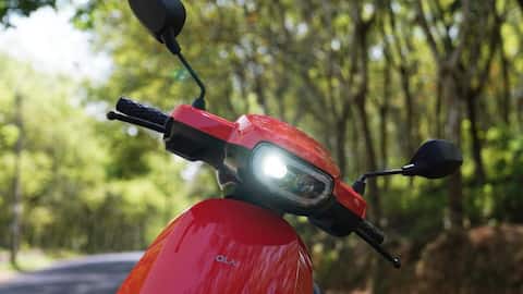 சரிந்தது ஓலா சாம்ராஜ்யம்! 50% விற்பனை வீழ்ச்சியால் அதிர்ச்சி; ஏதர் நிறுவனத்திடம் முதலிடத்தைப் பறி கொடுத்தது