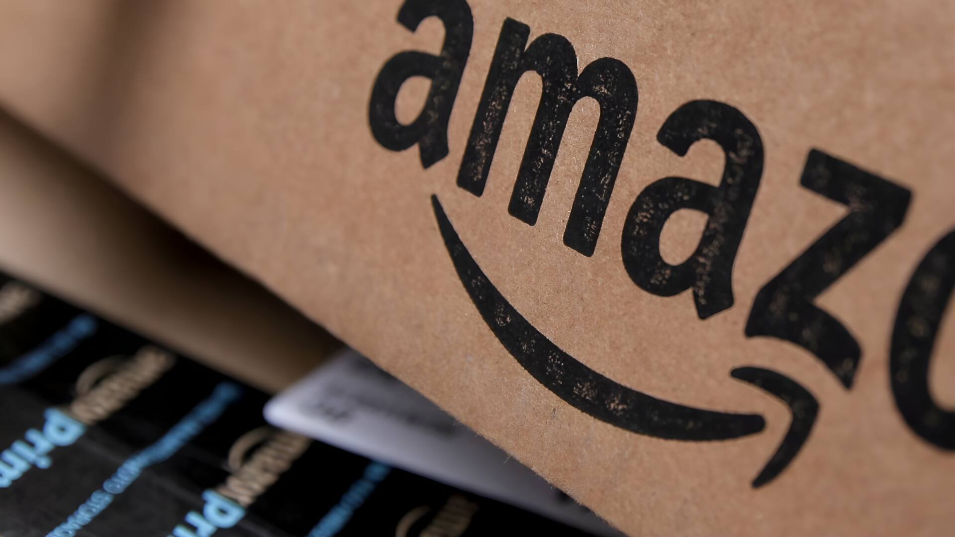 எரிபொருள் செலவுகளை ஈடுசெய்ய 3.5% கூடுதல் கட்டணம் விதிக்கும் அமேசான்