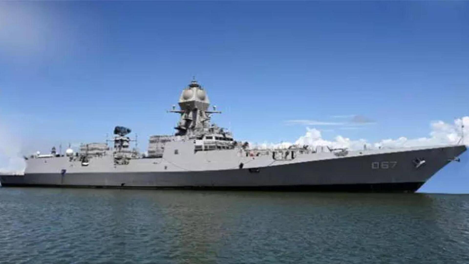 வர்த்தக கப்பல்கள் மீது தாக்குதல்: அரபிக்கடலுக்கு போர்க்கப்பல்களை அனுப்பிய இந்தியா