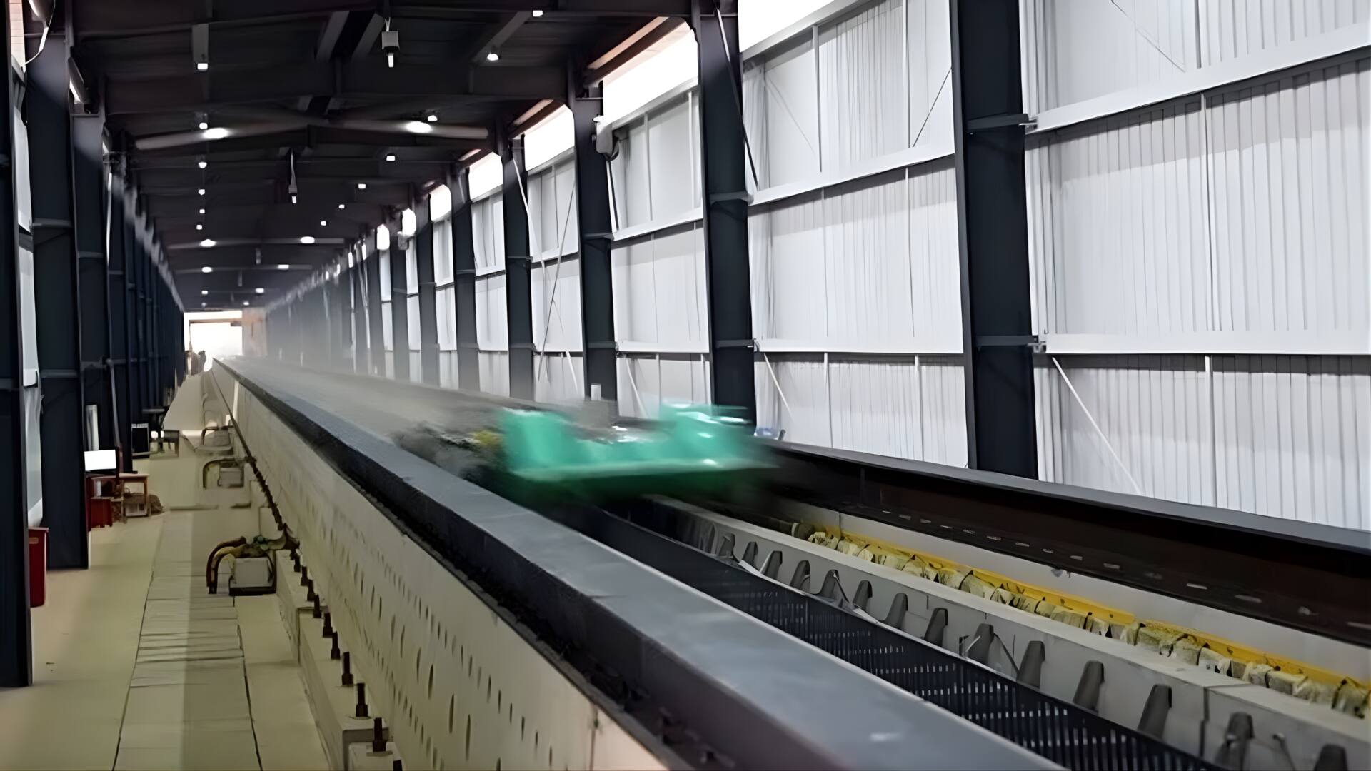 கண்ணிமைக்கும் நேரத்தில் 700 கிமீ வேகம்! சீனா புதிய உலக சாதனை