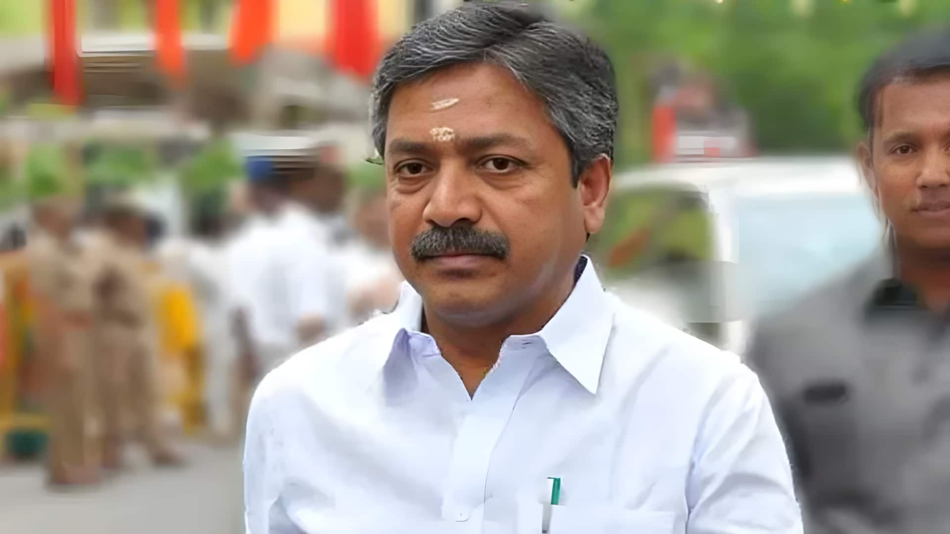 எடப்பாடியுடன் இணையும் வேலுமணி அணி; சி.வி.சண்முகம் தனித்து விடப்படுகிறாரா?