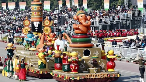 குடியரசு தின அணிவகுப்பில் இடம்பெறும் அலங்கார ஊர்திகள் தேர்வாகும் முறை உங்களுக்குத் தெரியுமா? இதோ சுவாரஸ்யமான தகவல்கள்!