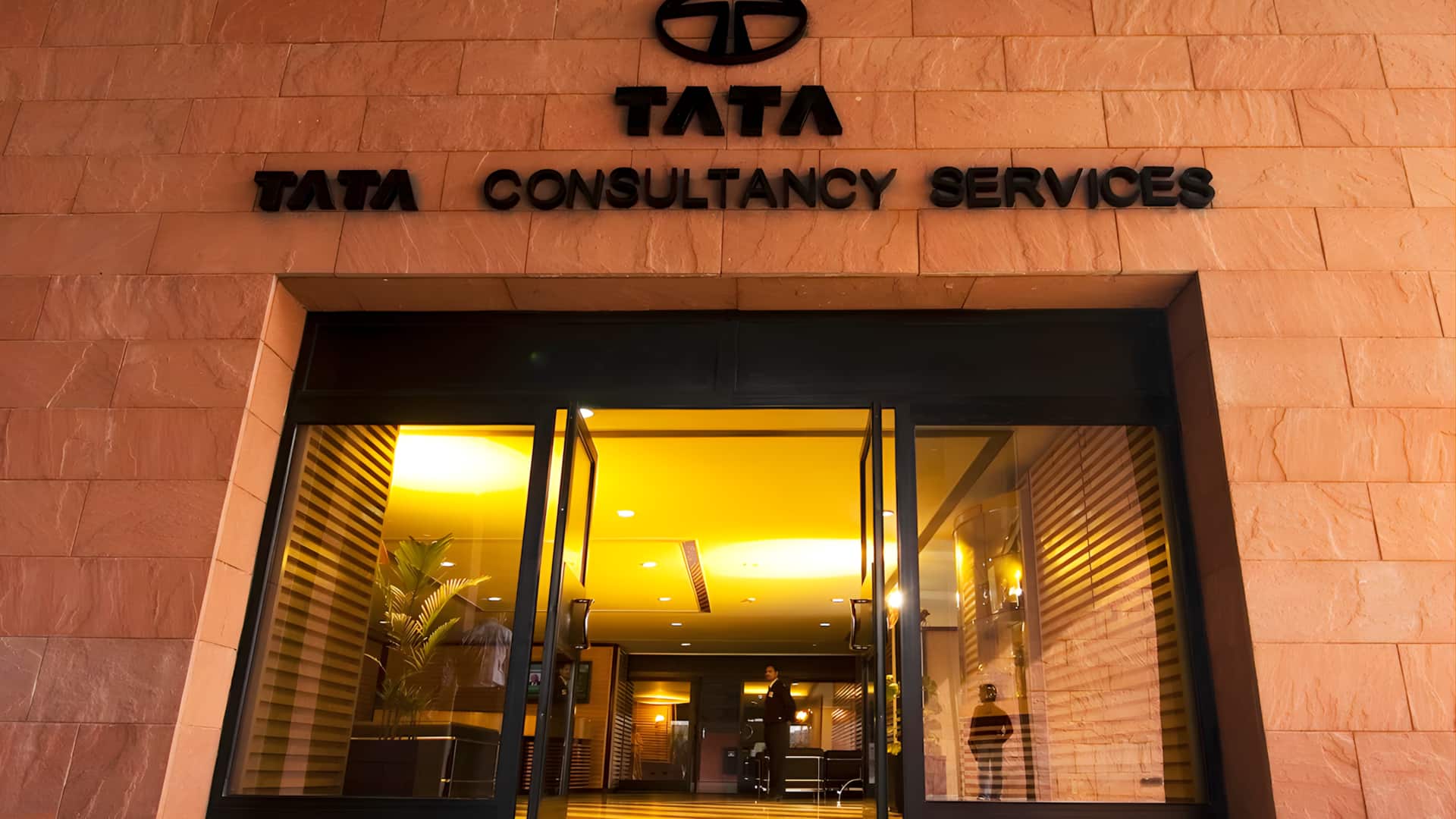 ஆபீஸ் நெட்வொர்க்கில் ஆபாசமா? டிசிஎஸ் நாசிக் அலுவலகத்தின் கொடுமைகள் குறித்து பாதிக்கப்பட்ட பெண் பரபரப்பு வாக்குமூலம்