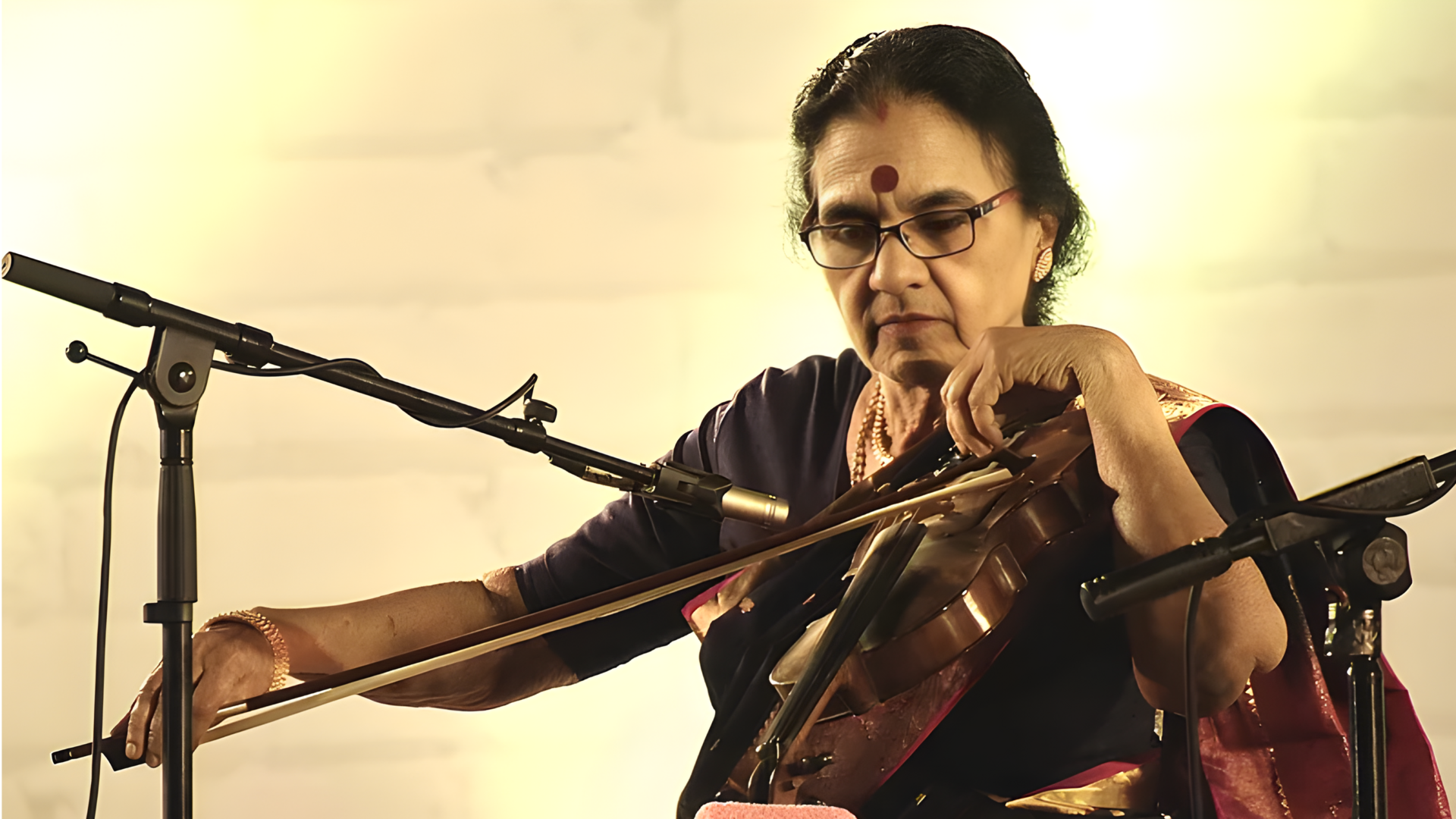 பத்ம விபூஷண் விருது பெற்ற வயலின் இசை மேதை டாக்டர் என். ராஜம்