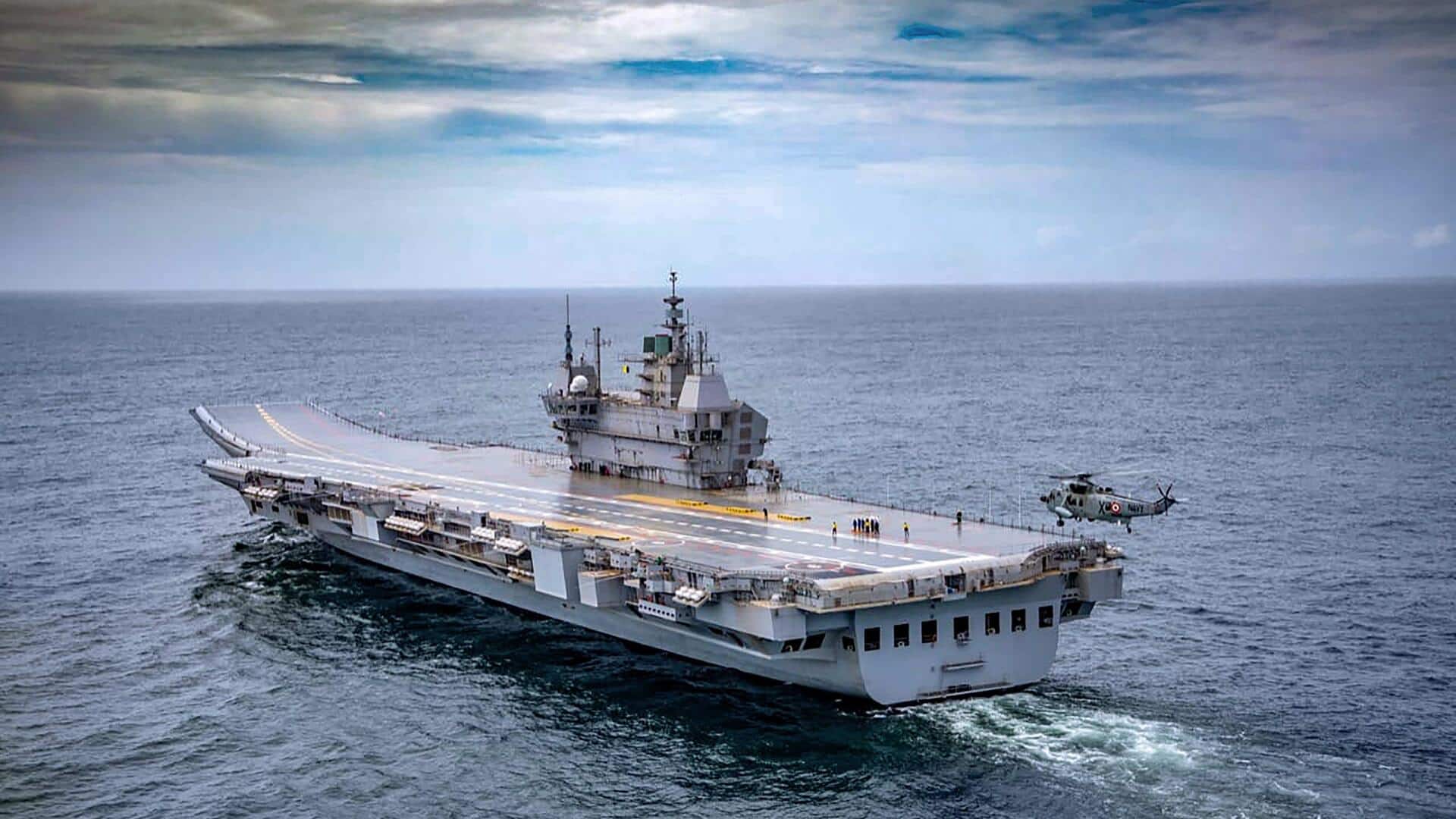 இந்தியா- பாகிஸ்தான் போர்: கராச்சி துறைமுகத்தை INS விக்ராந்த் தாக்கியதாக தகவல் இந்தியா- பாகிஸ்தான் போர்: கராச்சி துறைமுகத்தை INS விக்ராந்த் தாக்கியதாக தகவல்