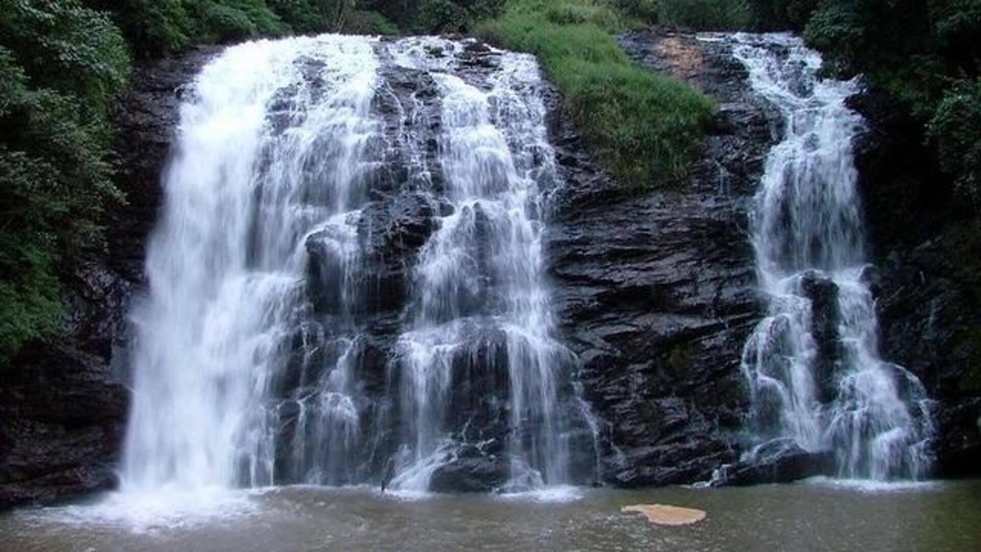 இரண்டு மாதங்களுக்கு பிறகு கோவை குற்றாலத்தில் சுற்றுலா பயணிகளுக்கு அனுமதி