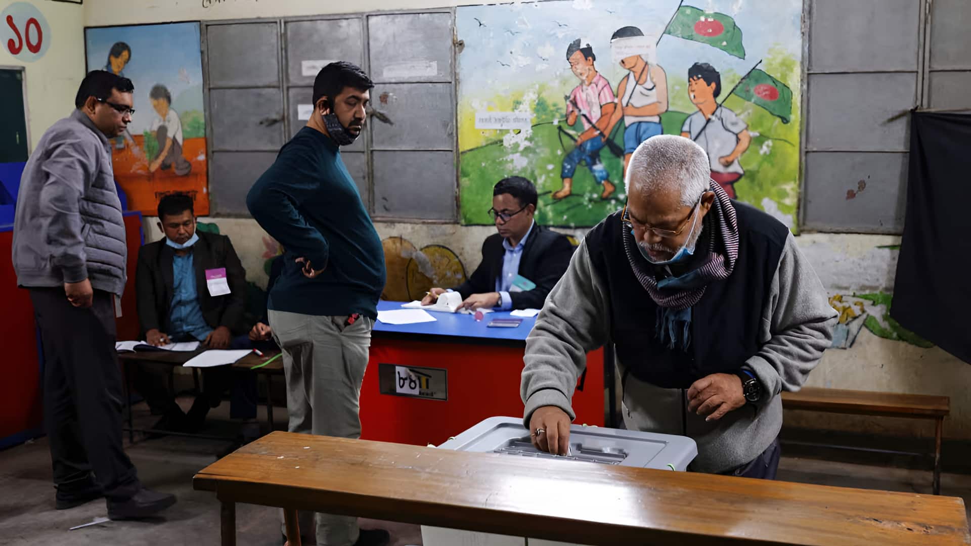 வங்கதேசத்தில் இன்று 'மெகா' தேர்தல்! 30 ஆண்டுகளில் முதல்முறையாக 'பேகம்கள்' இல்லாத களம்