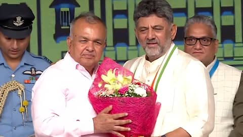 கர்நாடகா: பதவியேற்ற 2 நாட்களில் சிவகுமார் அமைச்சரவையிலிருந்து விலகிய அமைச்சர்